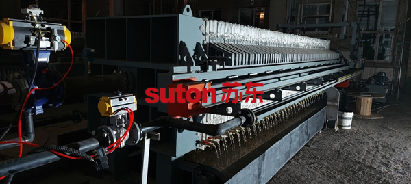 Inspection complète de la machine et débogage du système hydraulique de la presse à filtre à boues